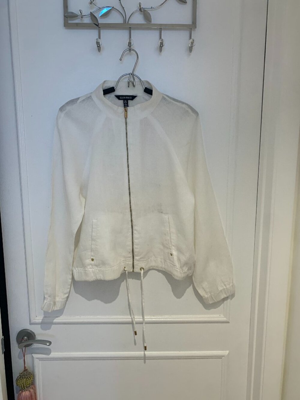 Ellen Tracy White Linen Jacket, Gold Hardware, Size L, Minor Easily Treatable Sp